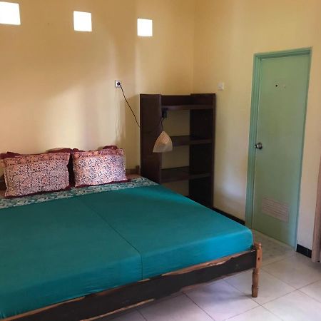 Harry'S Ocean House Pacitan Apartman Kültér fotó