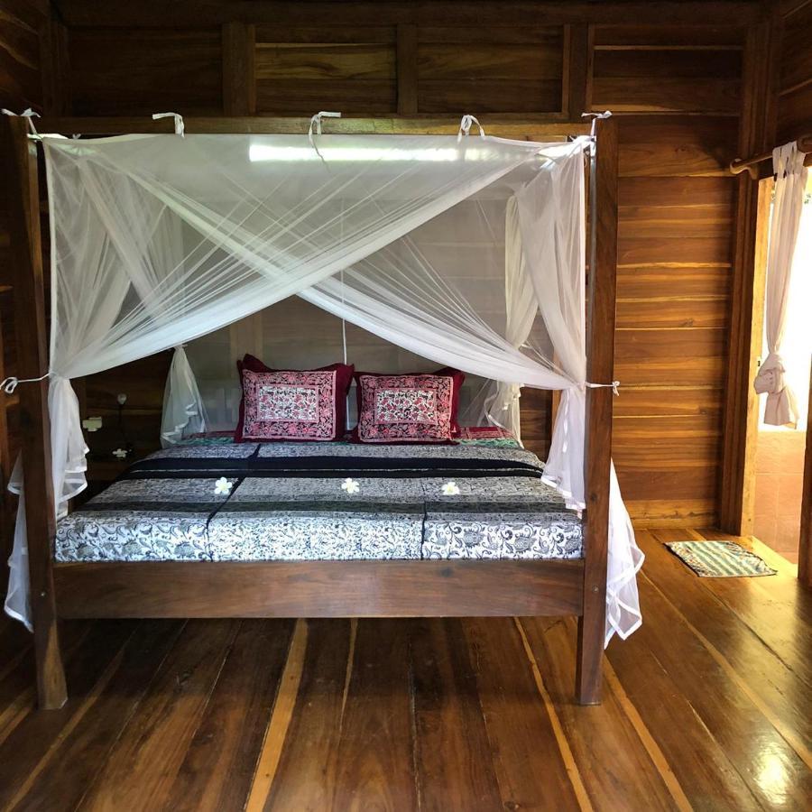 Harry'S Ocean House Pacitan Apartman Kültér fotó