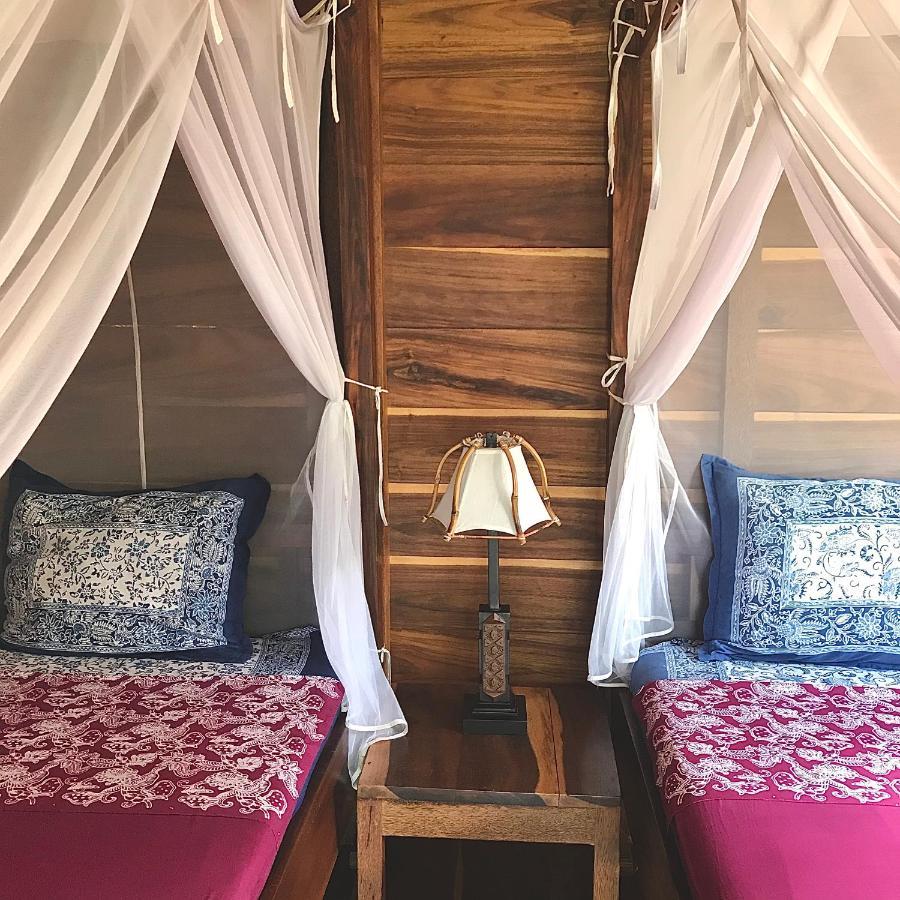 Harry'S Ocean House Pacitan Apartman Kültér fotó