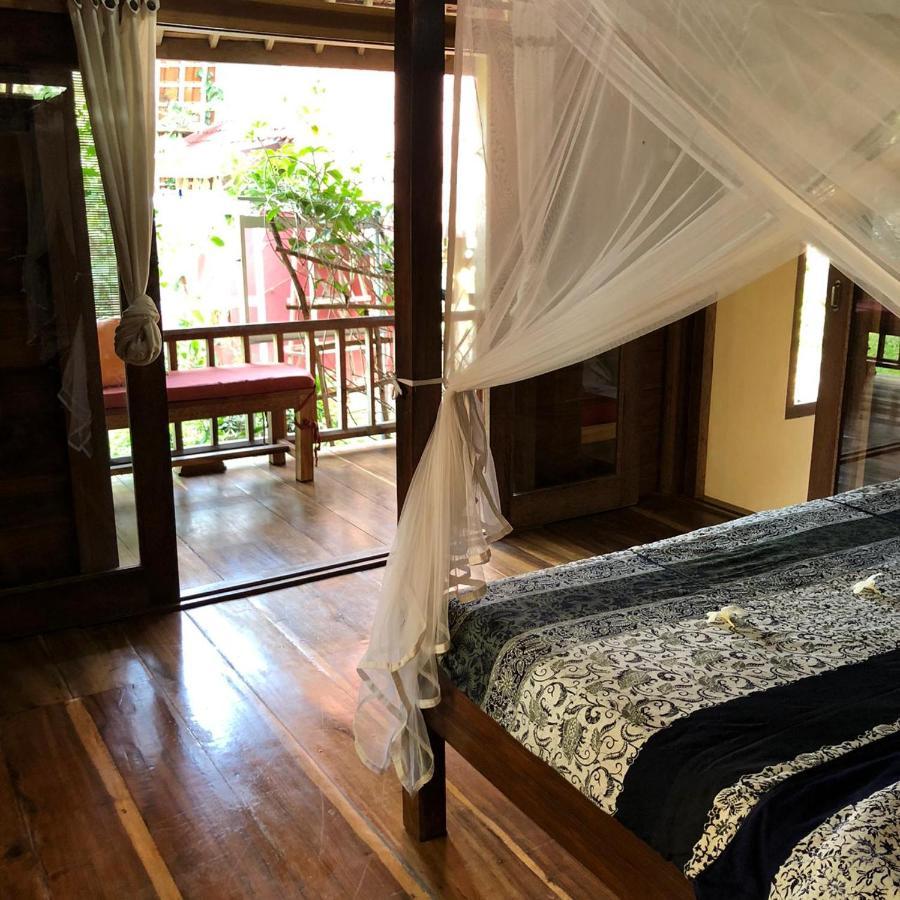 Harry'S Ocean House Pacitan Apartman Kültér fotó