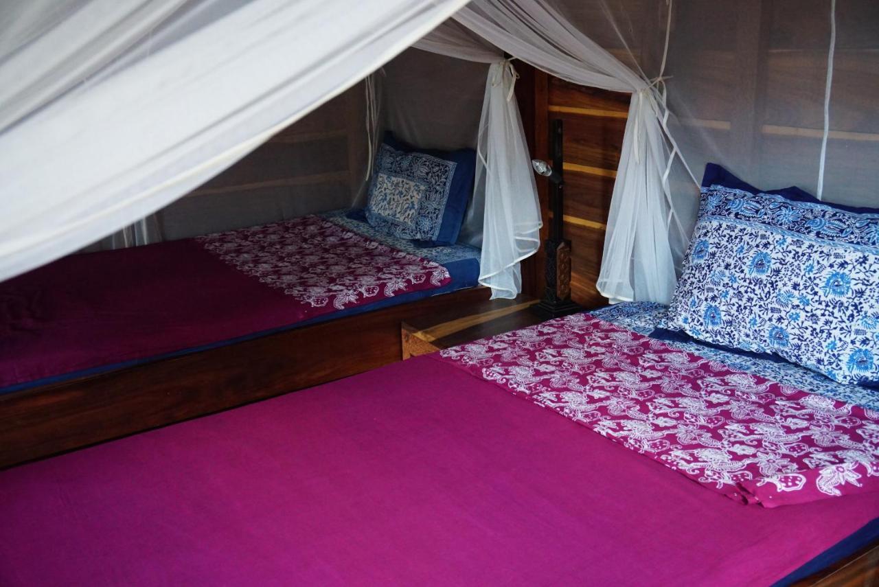 Harry'S Ocean House Pacitan Apartman Kültér fotó