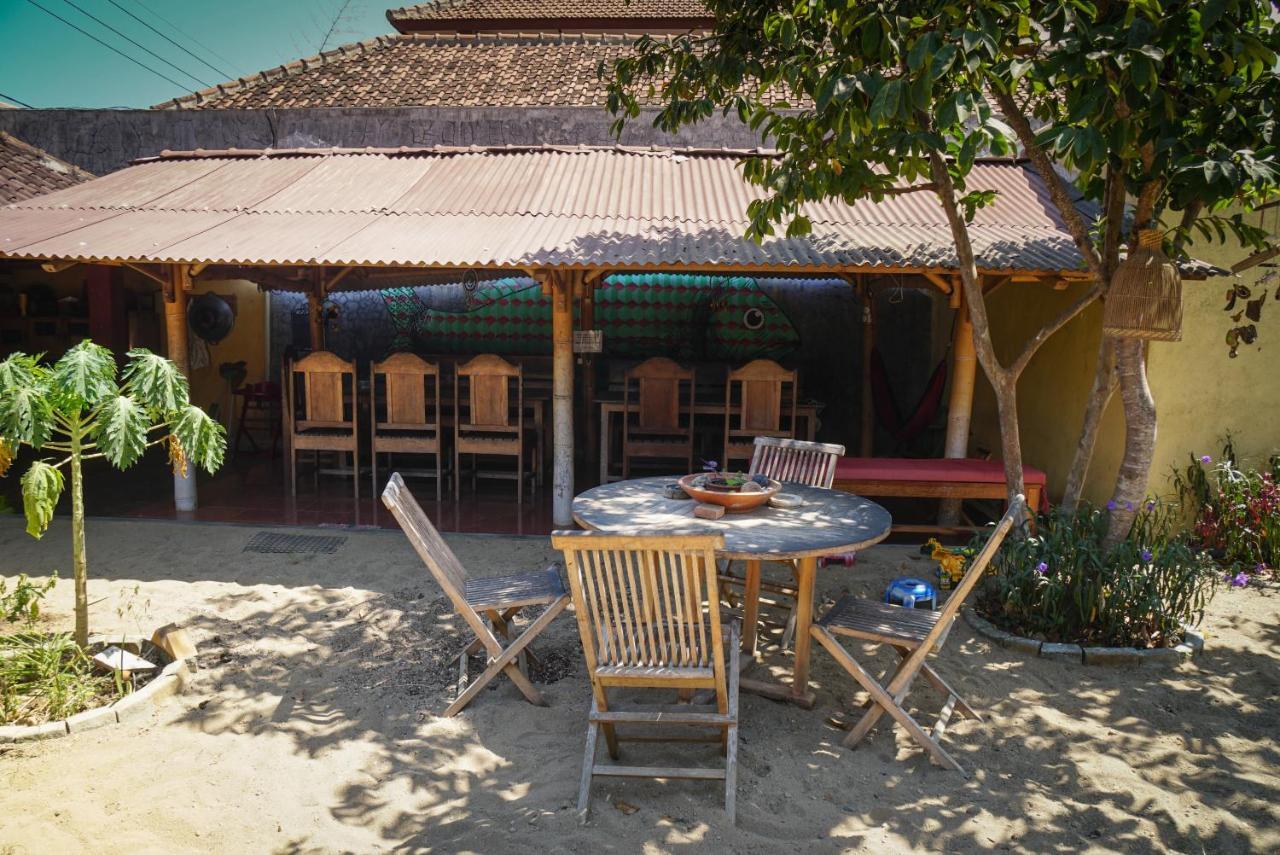 Harry'S Ocean House Pacitan Apartman Kültér fotó