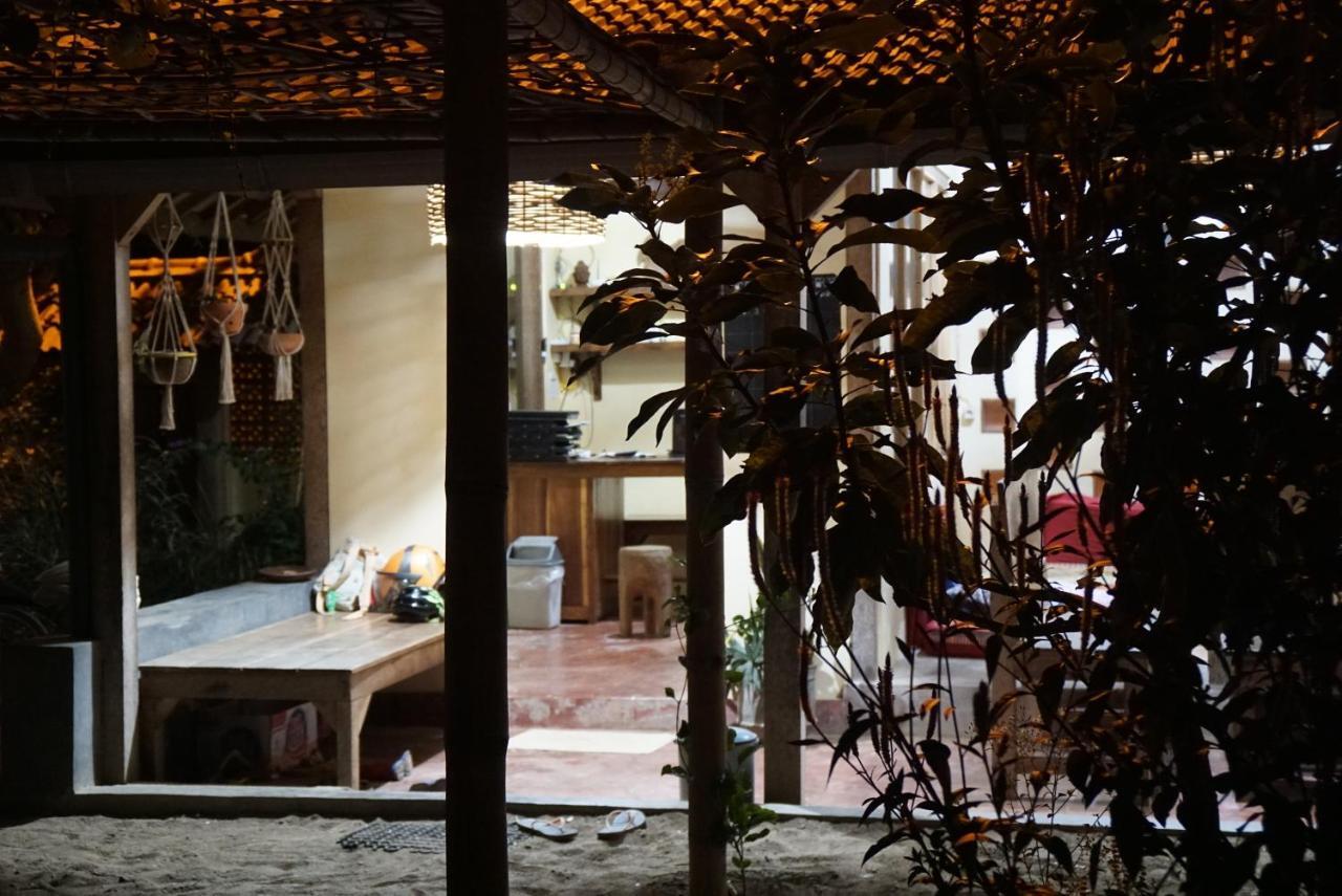 Harry'S Ocean House Pacitan Apartman Kültér fotó