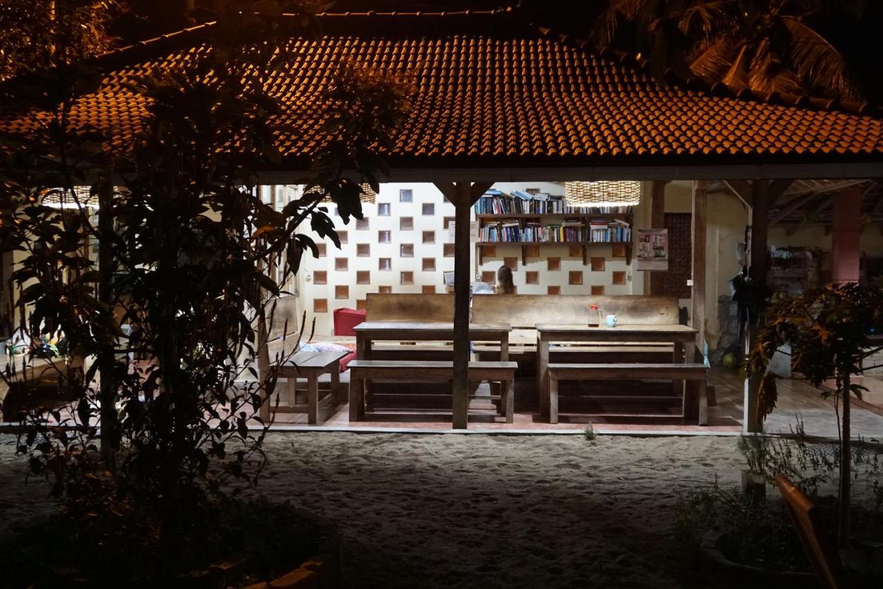 Harry'S Ocean House Pacitan Apartman Kültér fotó