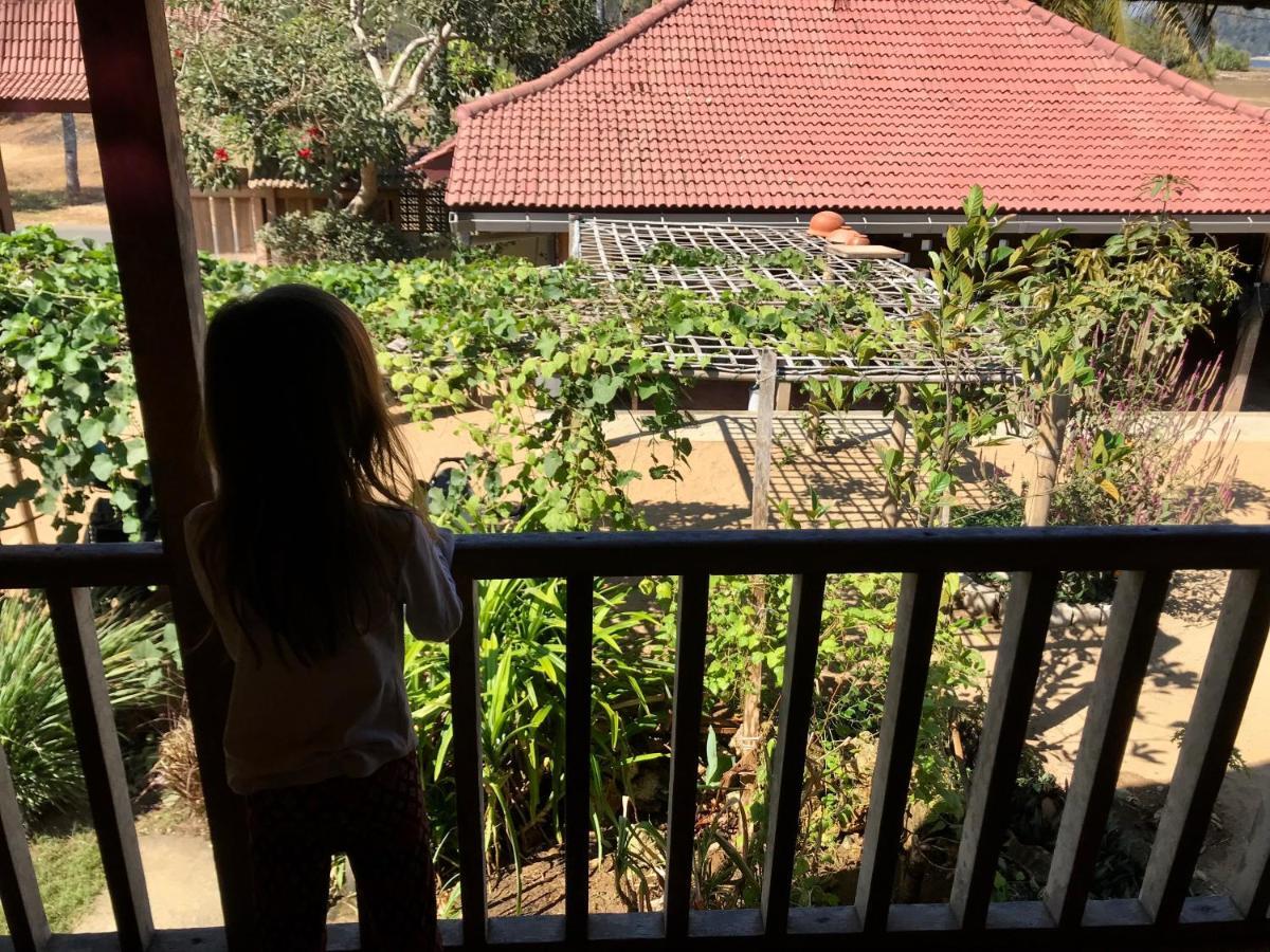 Harry'S Ocean House Pacitan Apartman Kültér fotó
