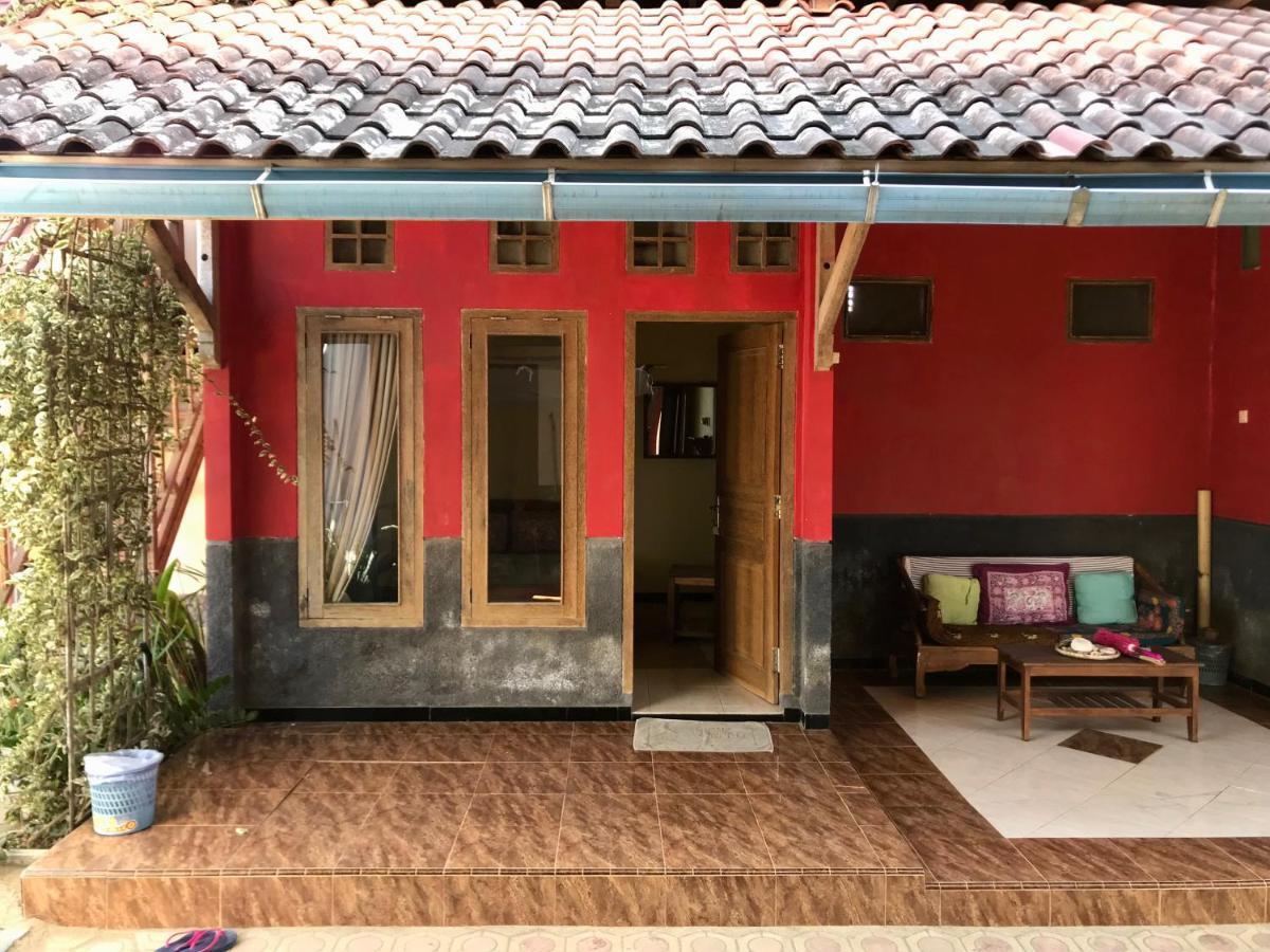 Harry'S Ocean House Pacitan Apartman Kültér fotó